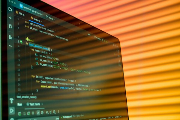 Quels sont les avantages des solutions de gestion de flotte basées sur l'IA pour les entreprises de logistique?